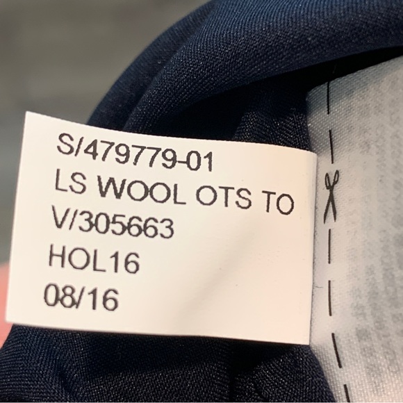 Banana Republic Wool Blend Off Shoulder Bell Sleeve Wool Top - Large - Picture 8 of 9